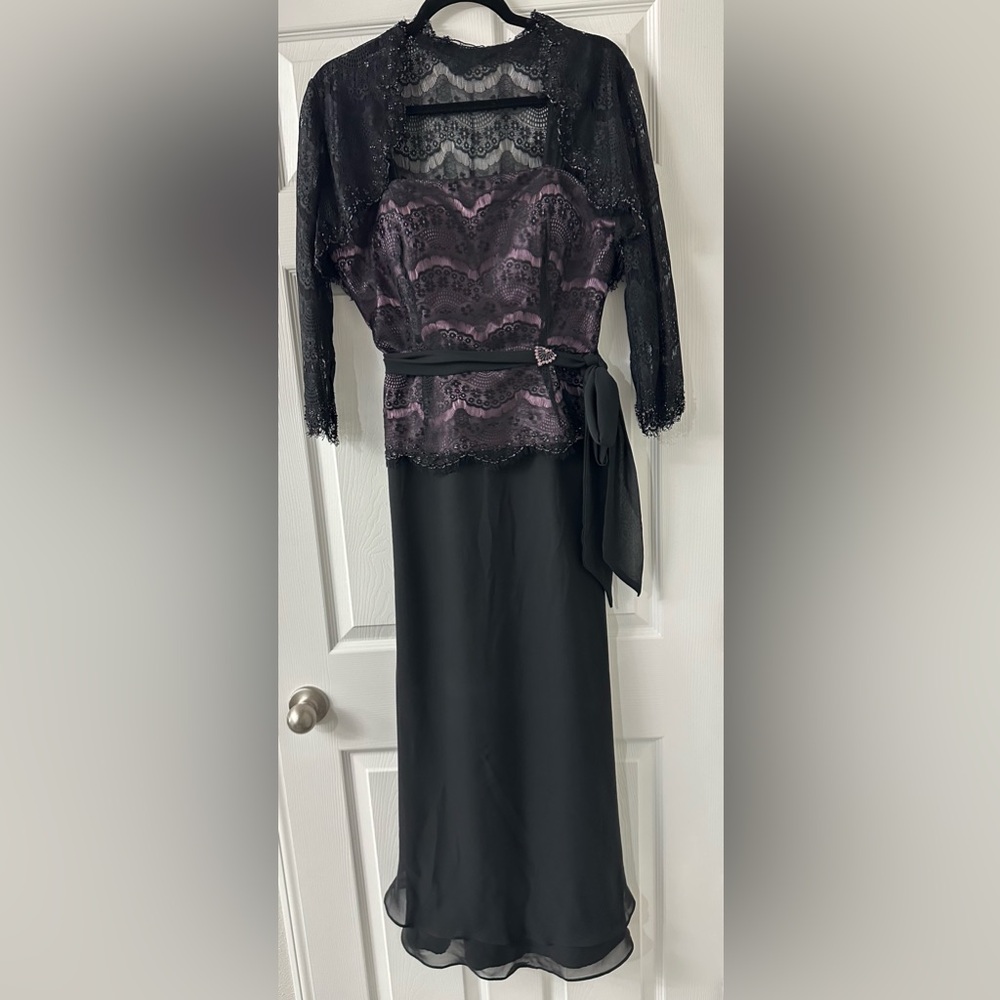 Cameron Blake By Mon Cheri Women’s Formal Gown Mother Of The Bride /Groom